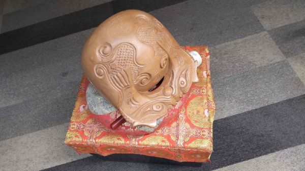 木魚】は何故「魚（さかな）」なのか？ ～ お葬式のベルホール吉池